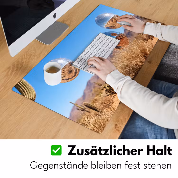 Schreibtischunterlage - Wüste – Spiegelkugel – Kunst - Woestijn - Spiegelbal - Kunst Muismat XXL klein
