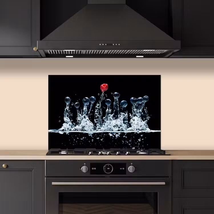 Bessen - Water - Zwart - Fruit - Framboos keuken achterwand spatscherm klein -sfeer1