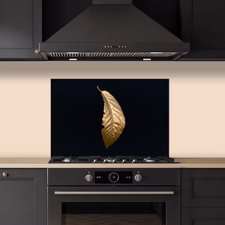 Bladeren - Luxe - Goud - Zwart - Natuur keuken achterwand spatscherm klein -sfeer1