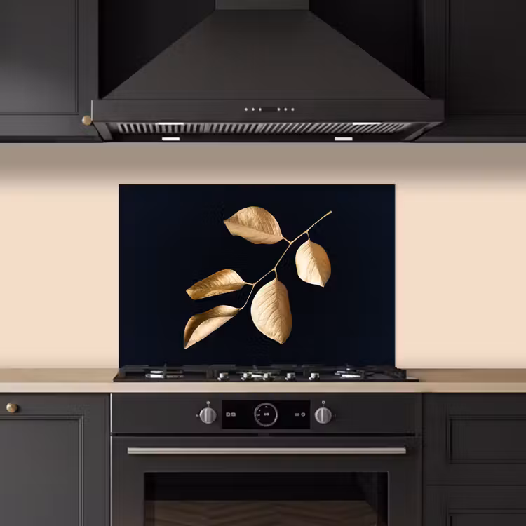 Bladeren - Tak - Goud - Luxe keuken achterwand spatscherm klein -sfeer1