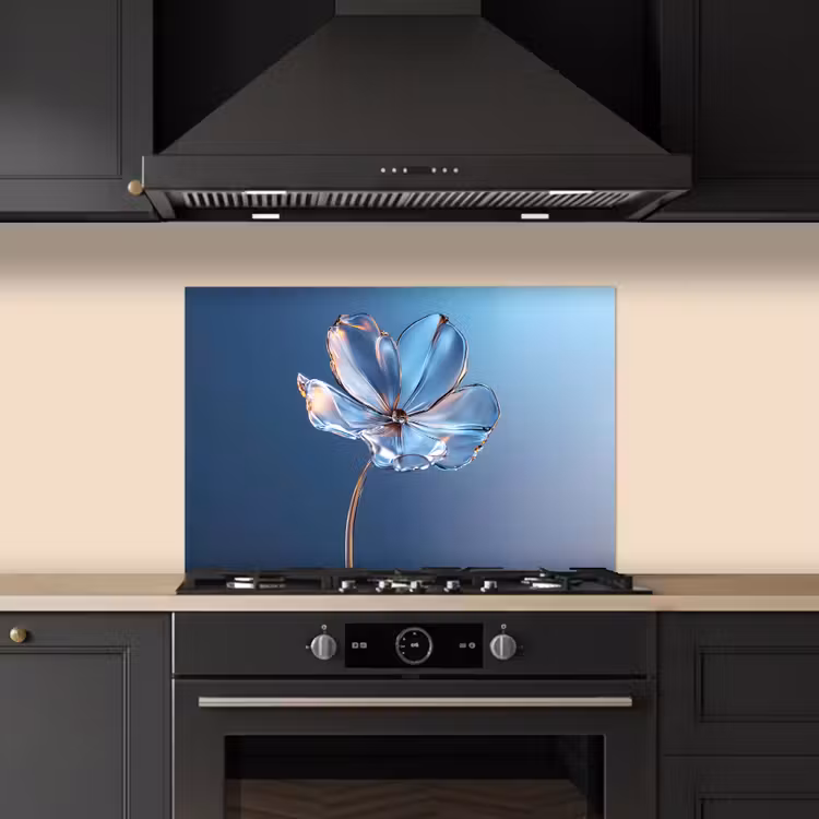 Blauw - Bloem - Glazen - Sierlijk keuken achterwand spatscherm klein -sfeer1