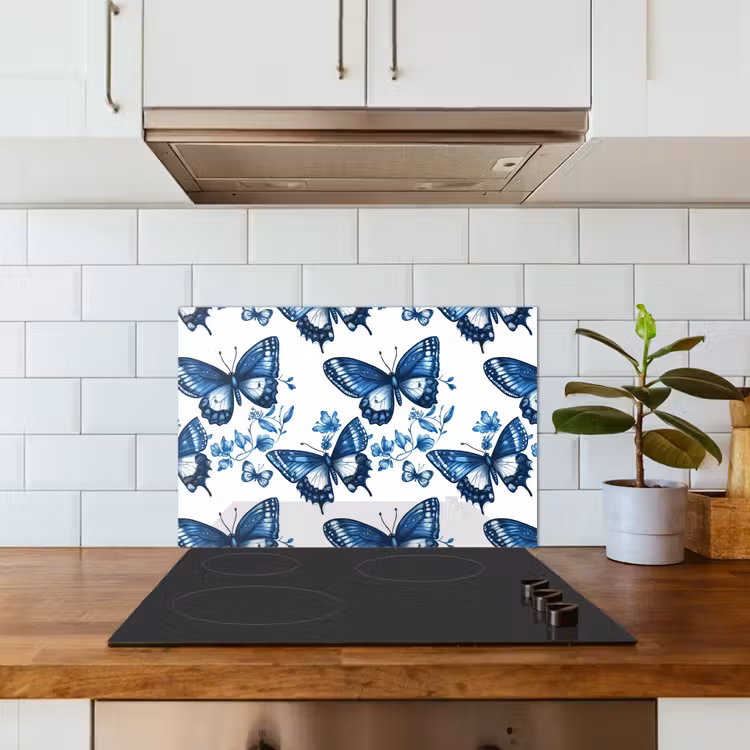 Blauw - Vlinders - Bloemen - Wit keuken achterwand spatscherm klein 900 -sfeer2