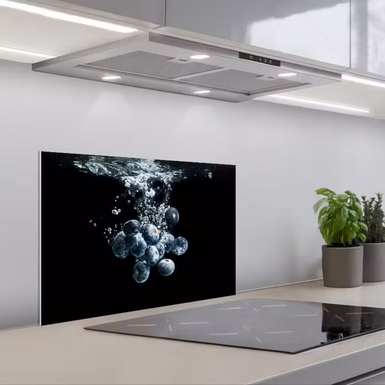 Blauwe bessen - Fruit - bes - Stilleven - Water - Zwart keuken achterwand spatscherm klein -3d_schuin