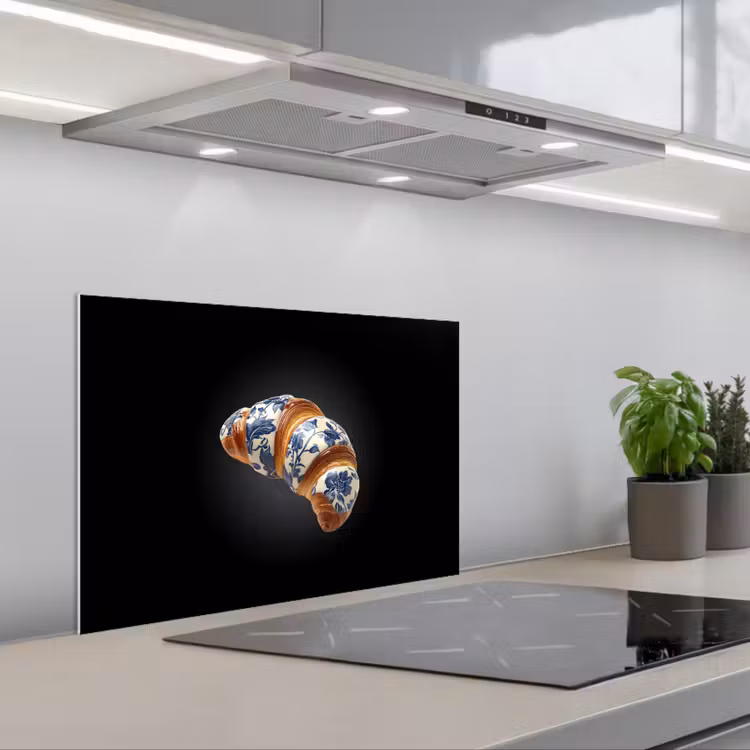 Croissant - Bloemenpatroon - Delftsblauw keuken achterwand spatscherm klein -3d_schuin
