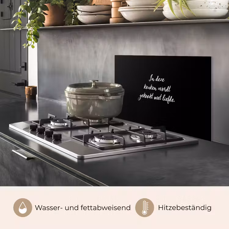 In deze keuken wordt gekookt met liefde - Koken - Spreuken - Quotes - Liefde keuken achterwand spatscherm klein -usp_DE