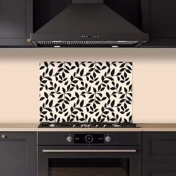 Elegant - Patroon - Zwart - Beige keuken achterwand spatscherm klein 900 -sfeer1