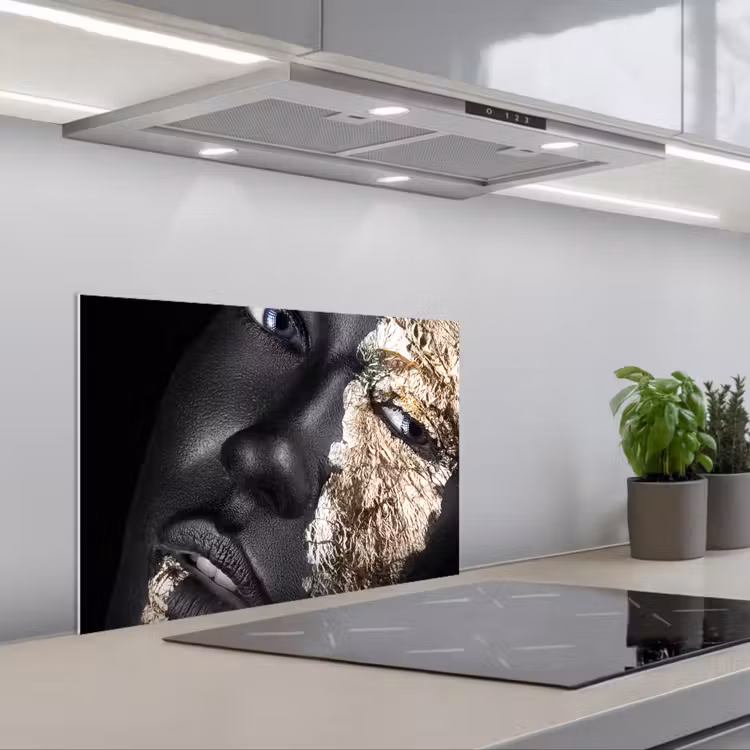 Vrouw - Goud - Zwart - Verf - Luxe keuken achterwand spatscherm klein -3d_schuin