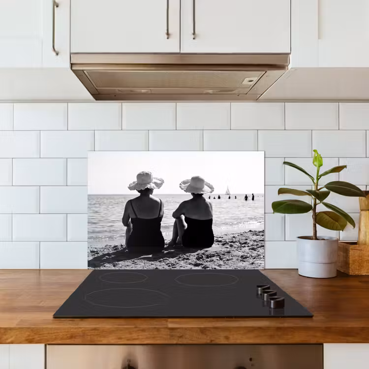 Vrouwen - Zonnehoed - Strand - Zwart - Wit keuken achterwand spatscherm klein -sfeer2