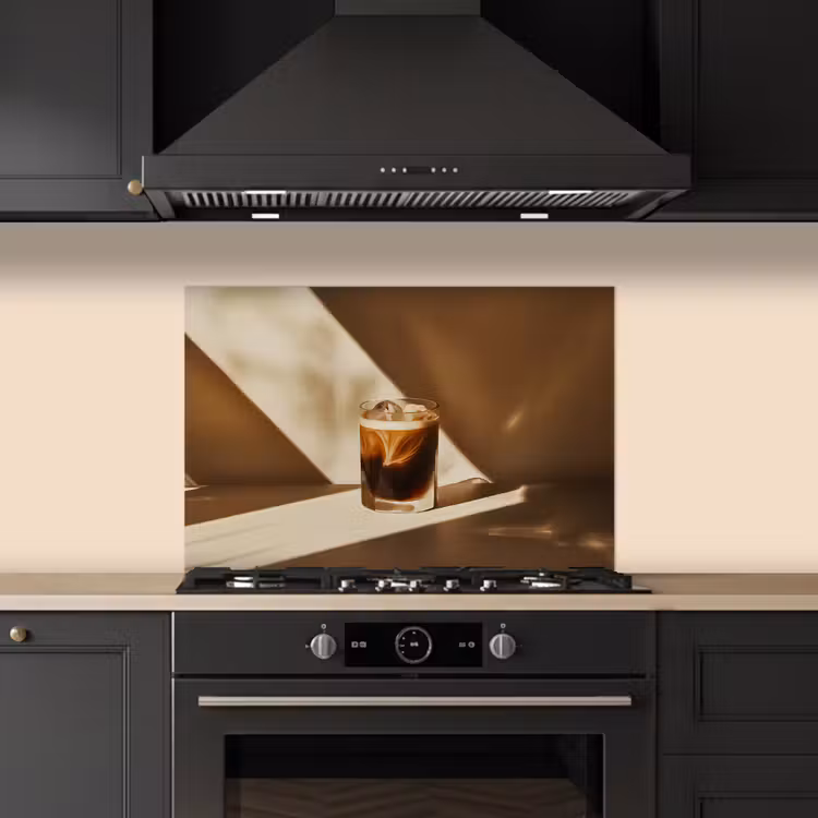 Glas - Ijskoffie - Schaduw - Bruin keuken achterwand spatscherm klein -sfeer1