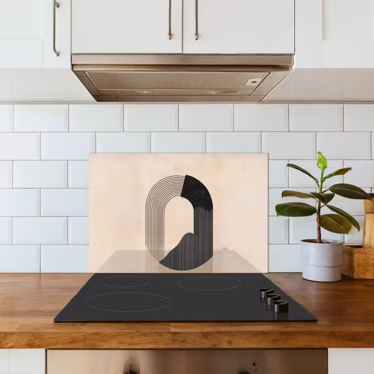 Grafisch gebogen motief - Beige keuken achterwand spatscherm klein -sfeer2