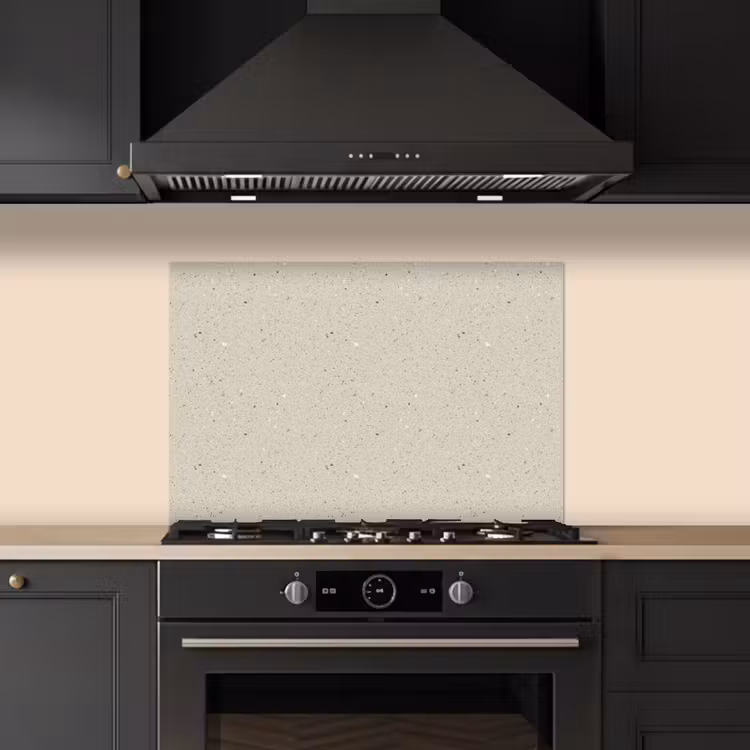 Lichtbeige - Terrazzo - Grijs keuken achterwand spatscherm klein 900 -sfeer1