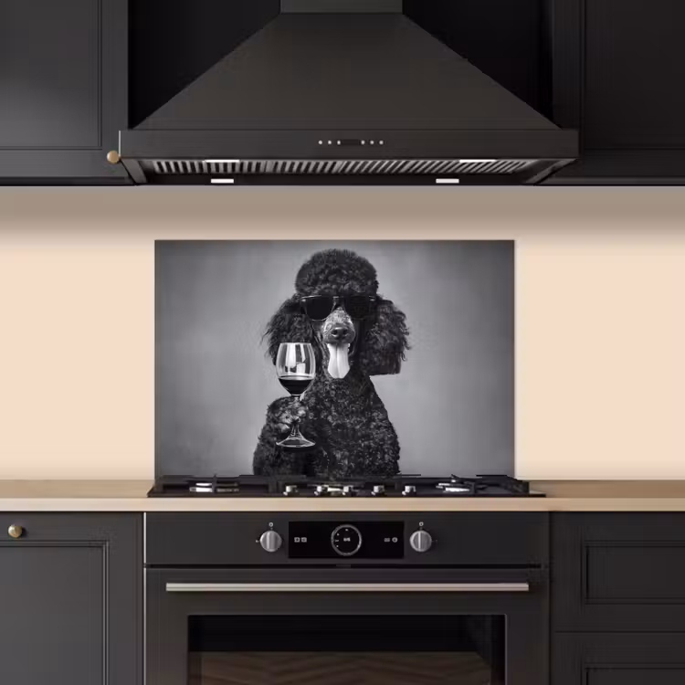 Hond - Krullen - Zonnebril - Wijn keuken achterwand spatscherm klein -sfeer1