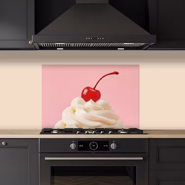 Kers - Slagroom - Roze keuken achterwand spatscherm klein -sfeer1
