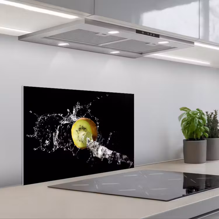 Kiwi - Fruit - Stilleven - Water - Zwart keuken achterwand spatscherm klein -3d_schuin