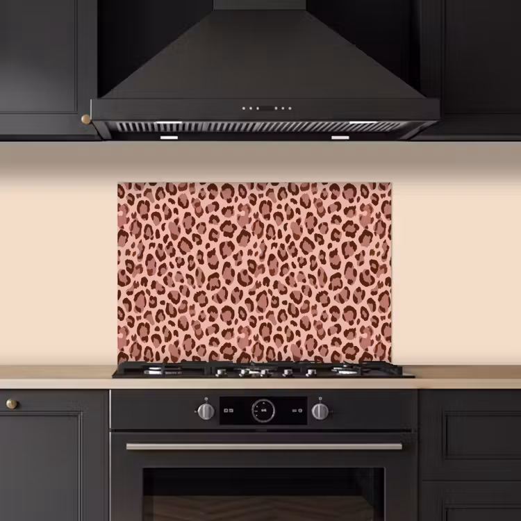 Luipaard - Patroon - Roze keuken achterwand spatscherm klein 900 -sfeer1