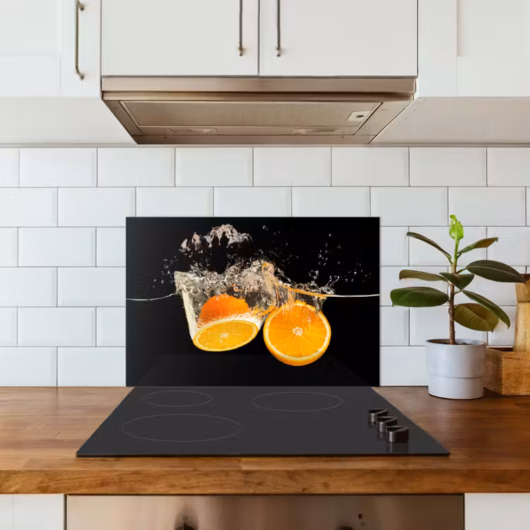 Sinaasappel - Stilleven - Water - Zwart - Fruit keuken achterwand spatscherm klein -sfeer2