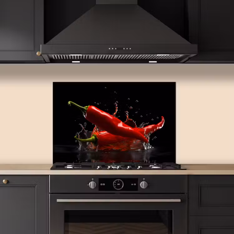 Peper - Rood - Zwart - Water - Groente keuken achterwand spatscherm klein -sfeer1