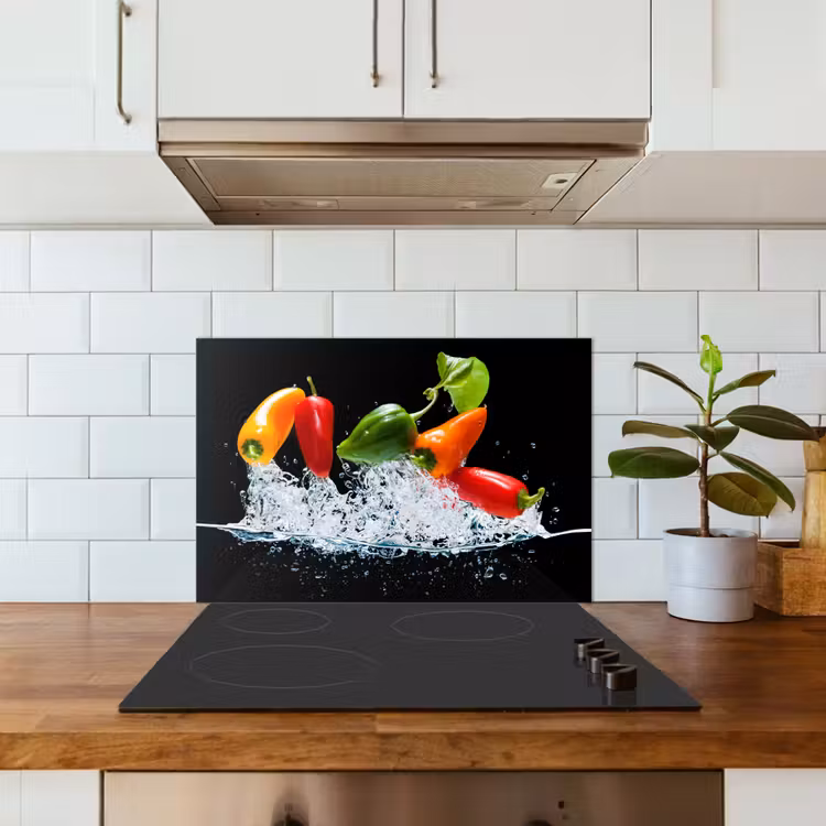 Pepers - Zwart - Groenten - Water - Blad keuken achterwand spatscherm klein -sfeer2