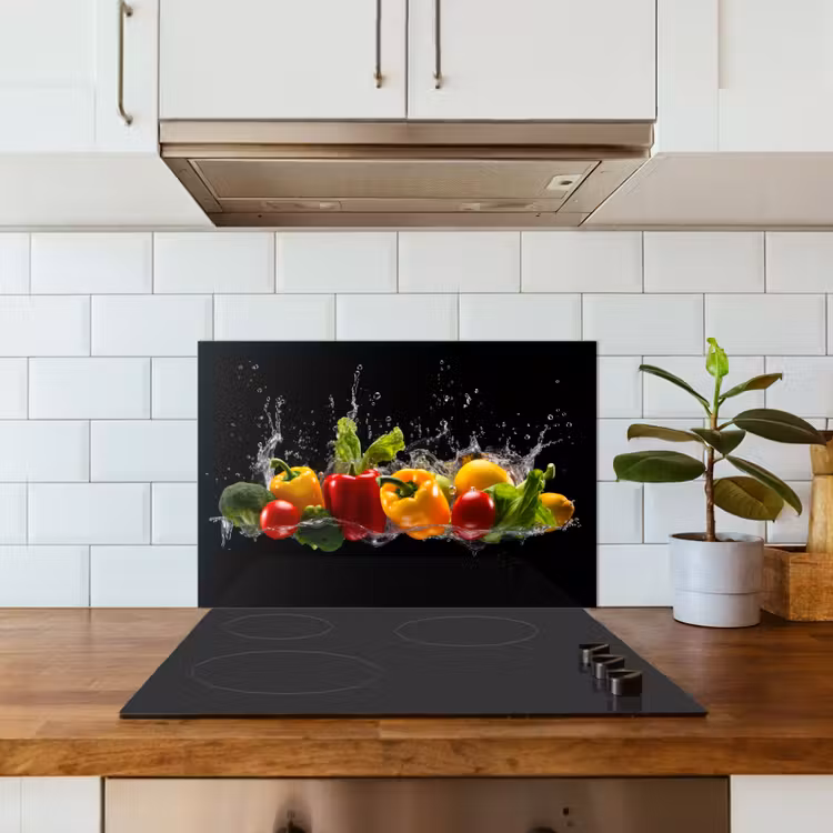 Paprika - Water - Groente - Zwart keuken achterwand spatscherm klein -sfeer2