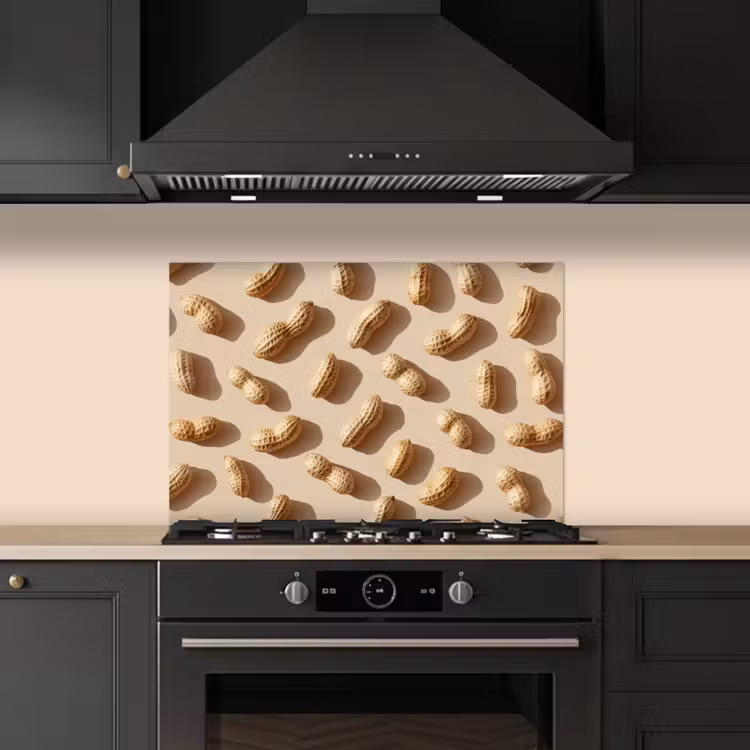 Pinda's - Patroon - Beige keuken achterwand spatscherm klein -sfeer1