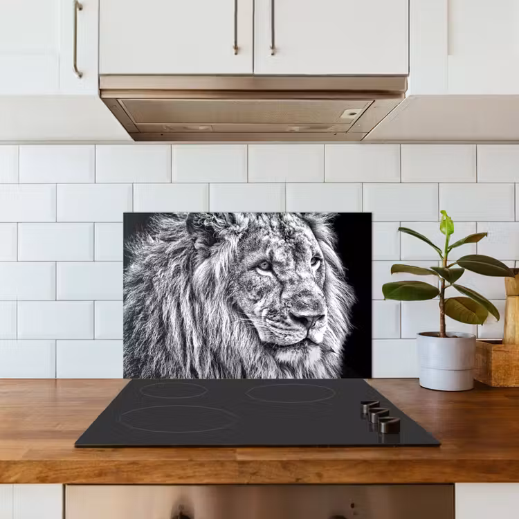 Portret - Leeuw - Zwart wit keuken achterwand spatscherm klein -sfeer2
