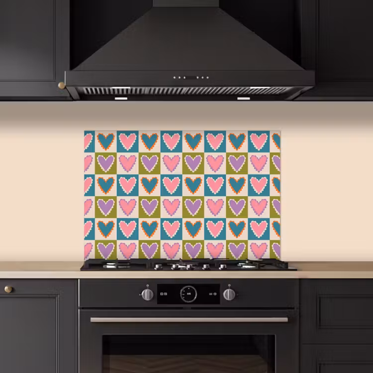 Retro - Kleuren - Patroon - Hartjes keuken achterwand spatscherm klein 900 -sfeer1