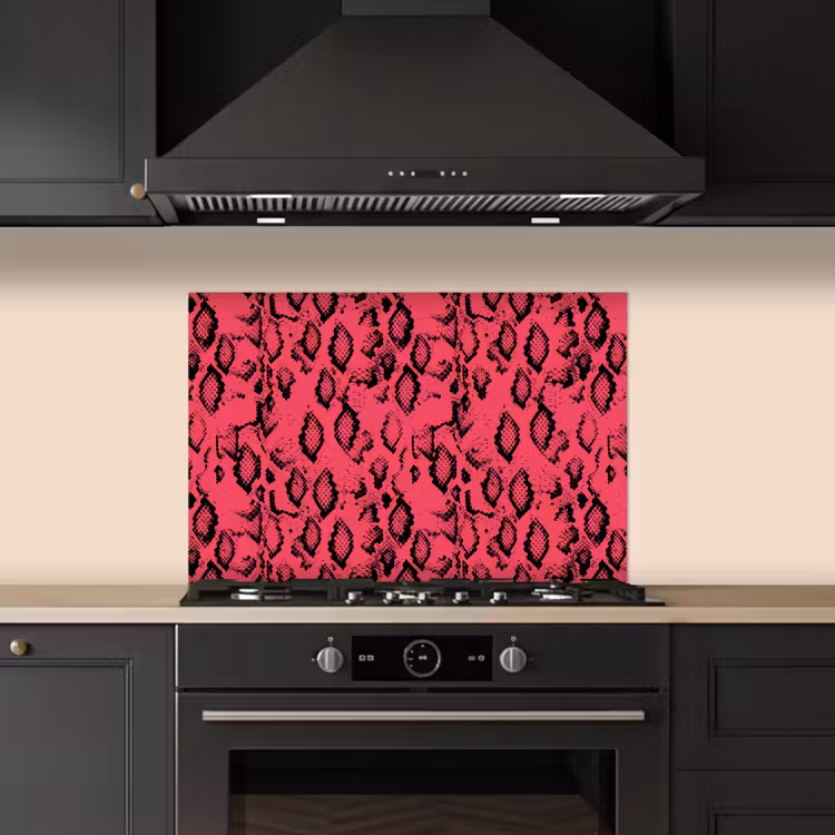 Roze - Slang - Motief keuken achterwand spatscherm klein 900 -sfeer1