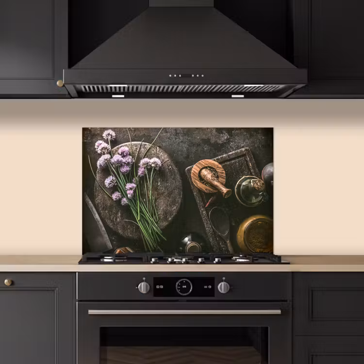 Bieslook Bloesem en Antieke Keukenwaren keuken achterwand spatscherm klein -sfeer1