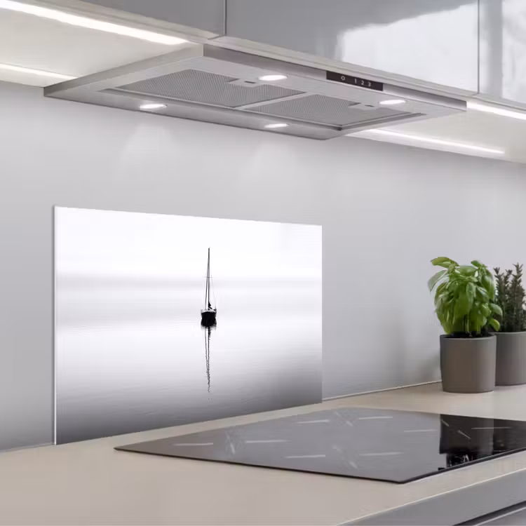 Zeilboot - Zwart - Water - Silhouet keuken achterwand spatscherm klein -3d_schuin