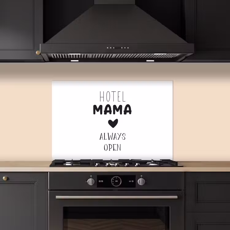 Spreuken - Hotel mama always open - Quotes - Mama keuken achterwand spatscherm klein -sfeer1