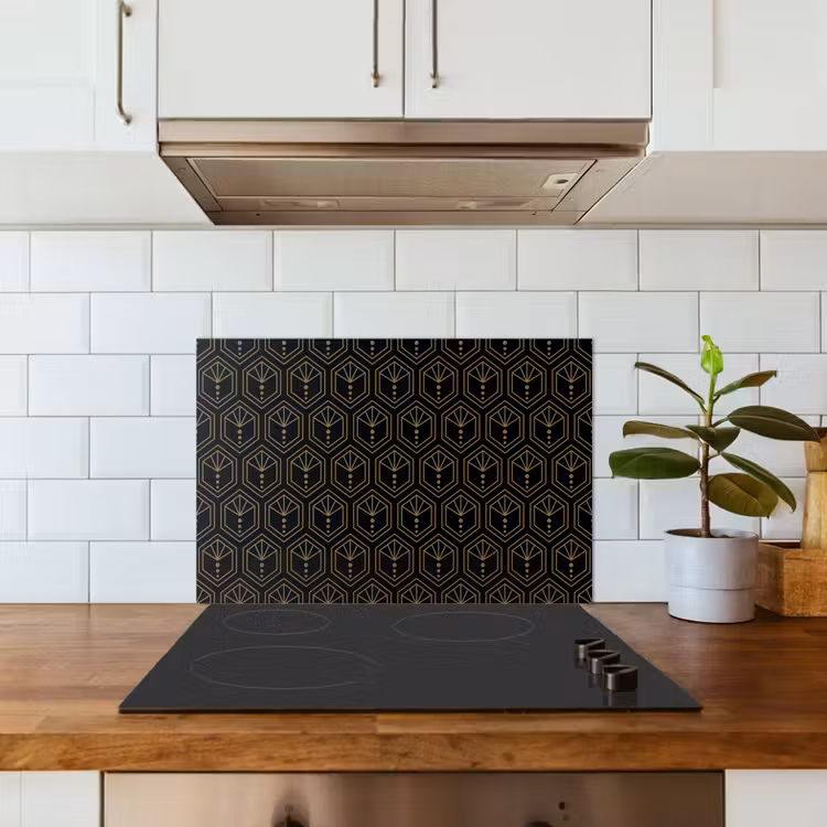 Zonnestraal - Zwart - Goud - Stippen keuken achterwand spatscherm klein 900 -sfeer2