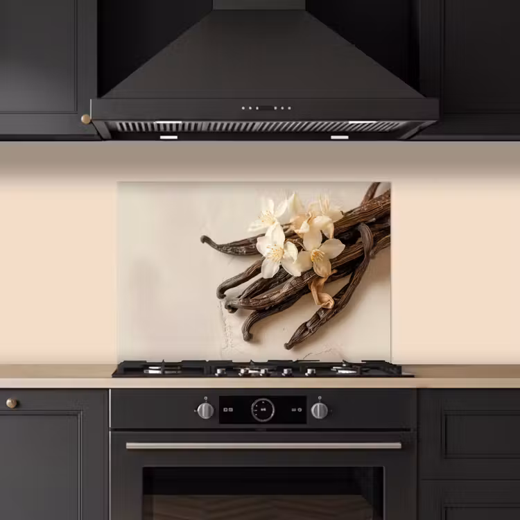 Vanille - Bloemen - Beige keuken achterwand spatscherm klein -sfeer1