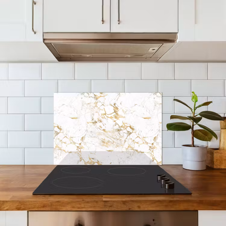 Wit - Marmer - Luxe - Goud keuken achterwand spatscherm klein 900 -sfeer2