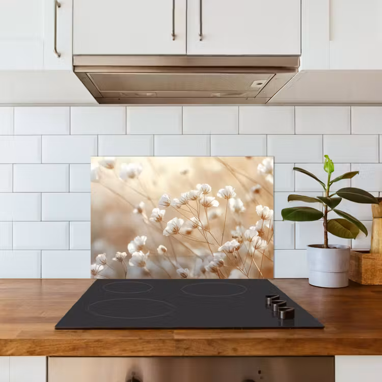 Wilde - Bloemen - Wit keuken achterwand spatscherm klein -sfeer2