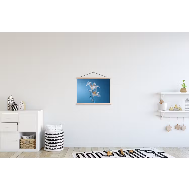 Lelies - Blauw - Glazen textielposter latten blank klein -kinderkamer