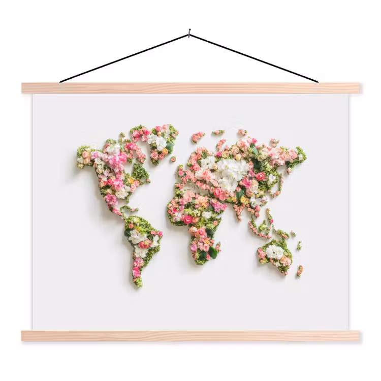 Wereldkaart - Bloemen - Subtiel textielposter latten blank klein -3d