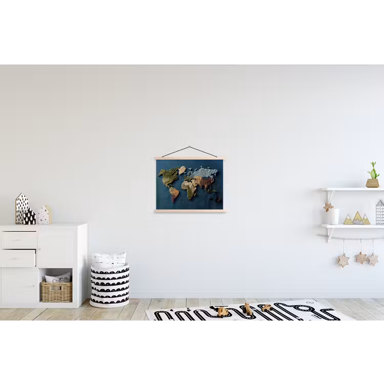 Wereldkaart - Geborduurd - Verschillende tinten textielposter latten blank klein -kinderkamer