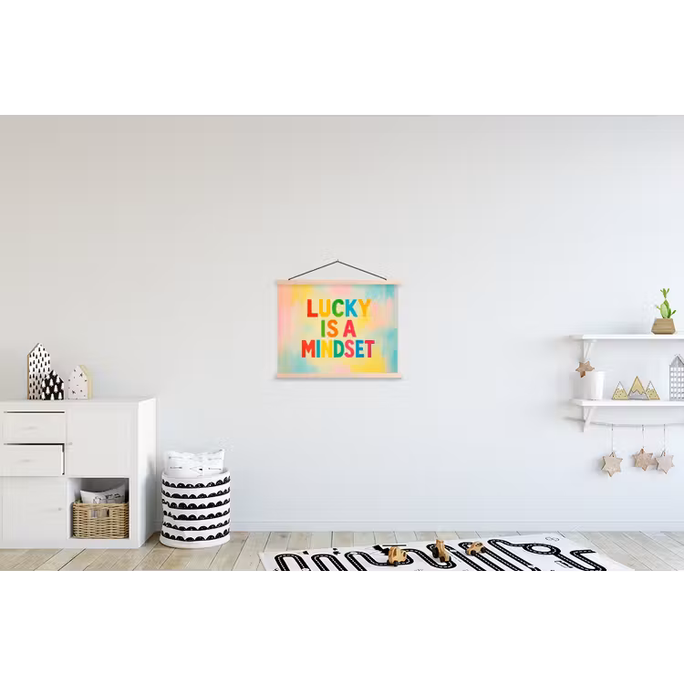 Quote - Lucky - Regenboogkleuren textielposter latten blank klein -kinderkamer