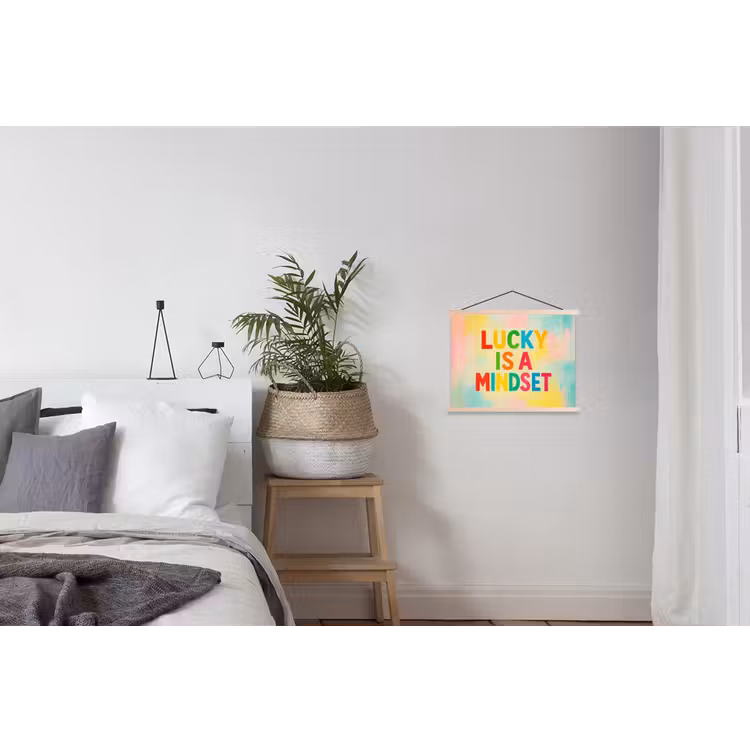 Quote - Lucky - Regenboogkleuren textielposter latten blank klein -woonkamer