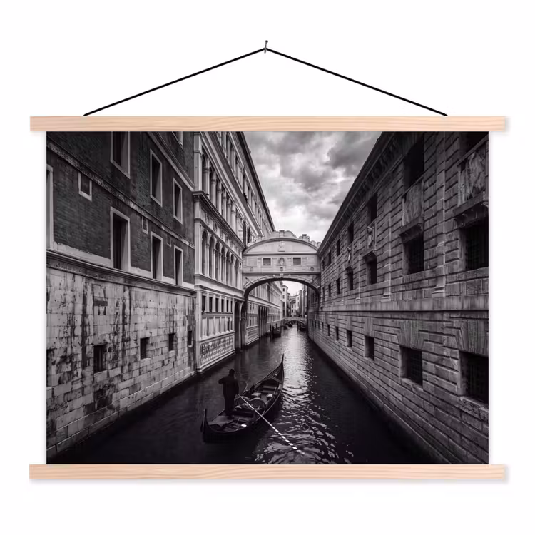 Boot - Waterweg - Stad - Zwart-wit - Architectuur textielposter latten blank klein -3d