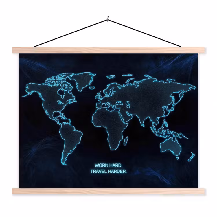 Digitaal - Wereldkaart - Blauw - Quote textielposter latten blank klein -3d
