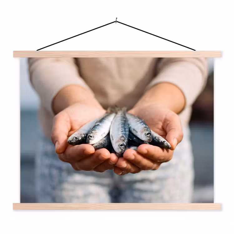Stoffbild - Fisch – Hände – Natur - Vis - Handen - Natuur textielposter latten blank klein