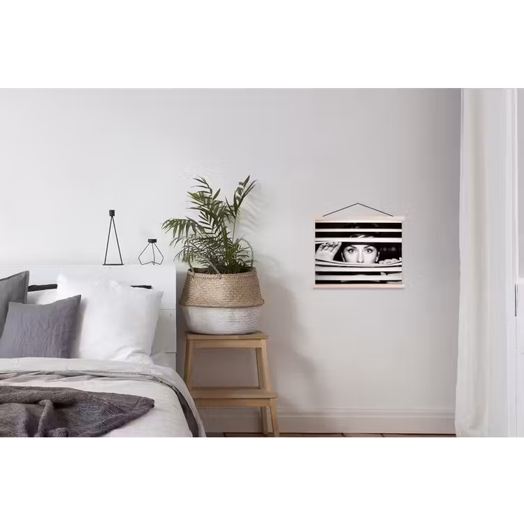 Vrouw - Jaloezieën - Portret - Zwart-wit textielposter latten blank klein -woonkamer