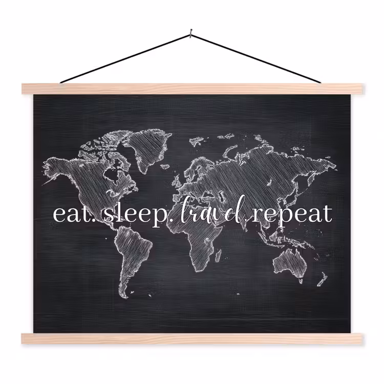 Krijt - Zwart - Quote - Wereldkaart textielposter latten blank klein -3d