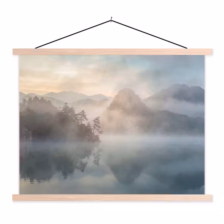 Landschap - Bergen - Mist - Water - Natuur textielposter latten blank klein -3d