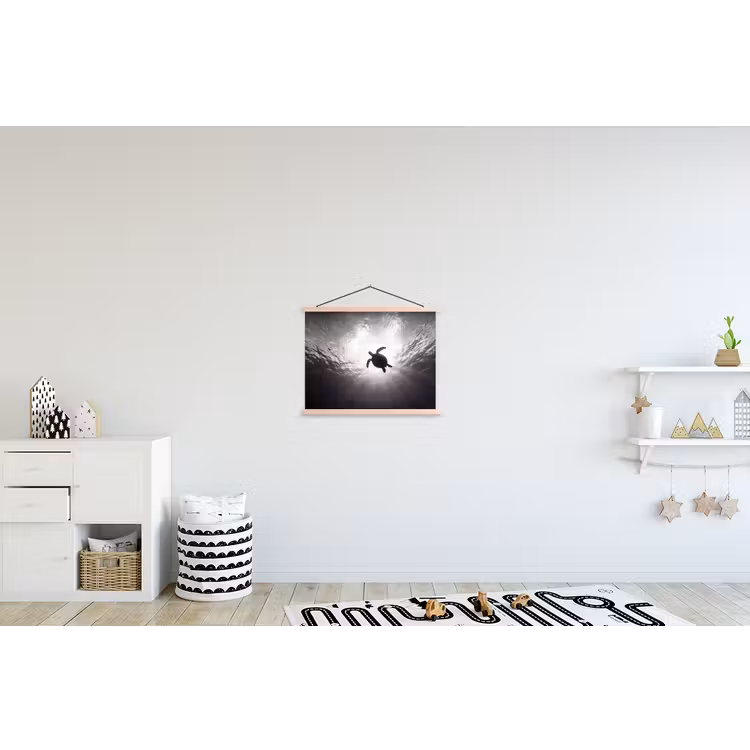 Schildpad - Onderwater - Lichtstralen - Oceaan - Zwart-wit textielposter latten blank klein -kinderkamer