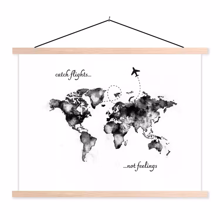 Zwart - Quote - Wereldkaart - Vliegen textielposter latten blank klein -3d