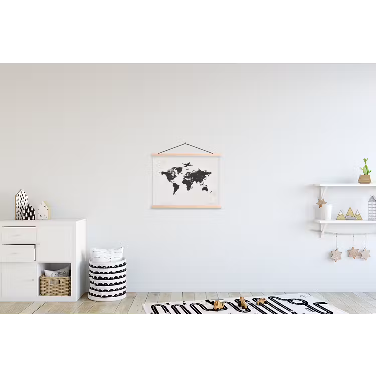 Wereldkaart - Grijs - Zwart - Vliegtuig textielposter latten blank klein -kinderkamer