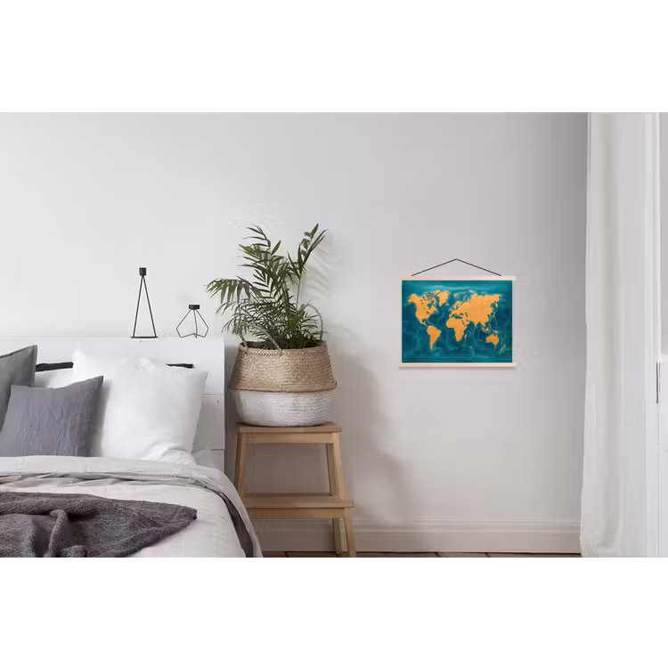 Wereldkaart - Houtsnede - Turkooisblauw textielposter latten blank klein -woonkamer
