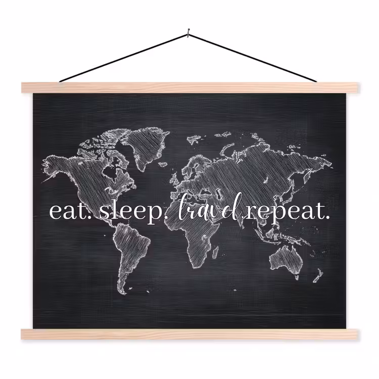 Wereldkaart - Krijt - Quote - Zwart textielposter latten blank klein -3d